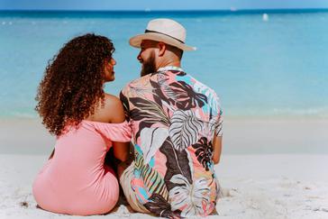 Happy couples vacation in Aruba - The Mill Resort